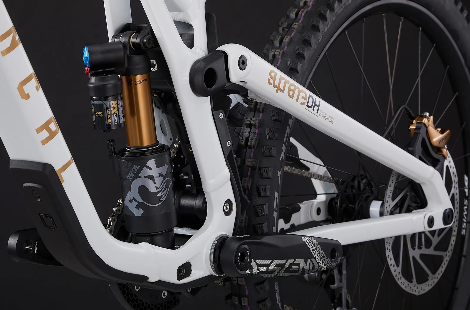 SUPREME DH V5 SIGNATURE LTD PURE WHITE 2025 – miniatură 5