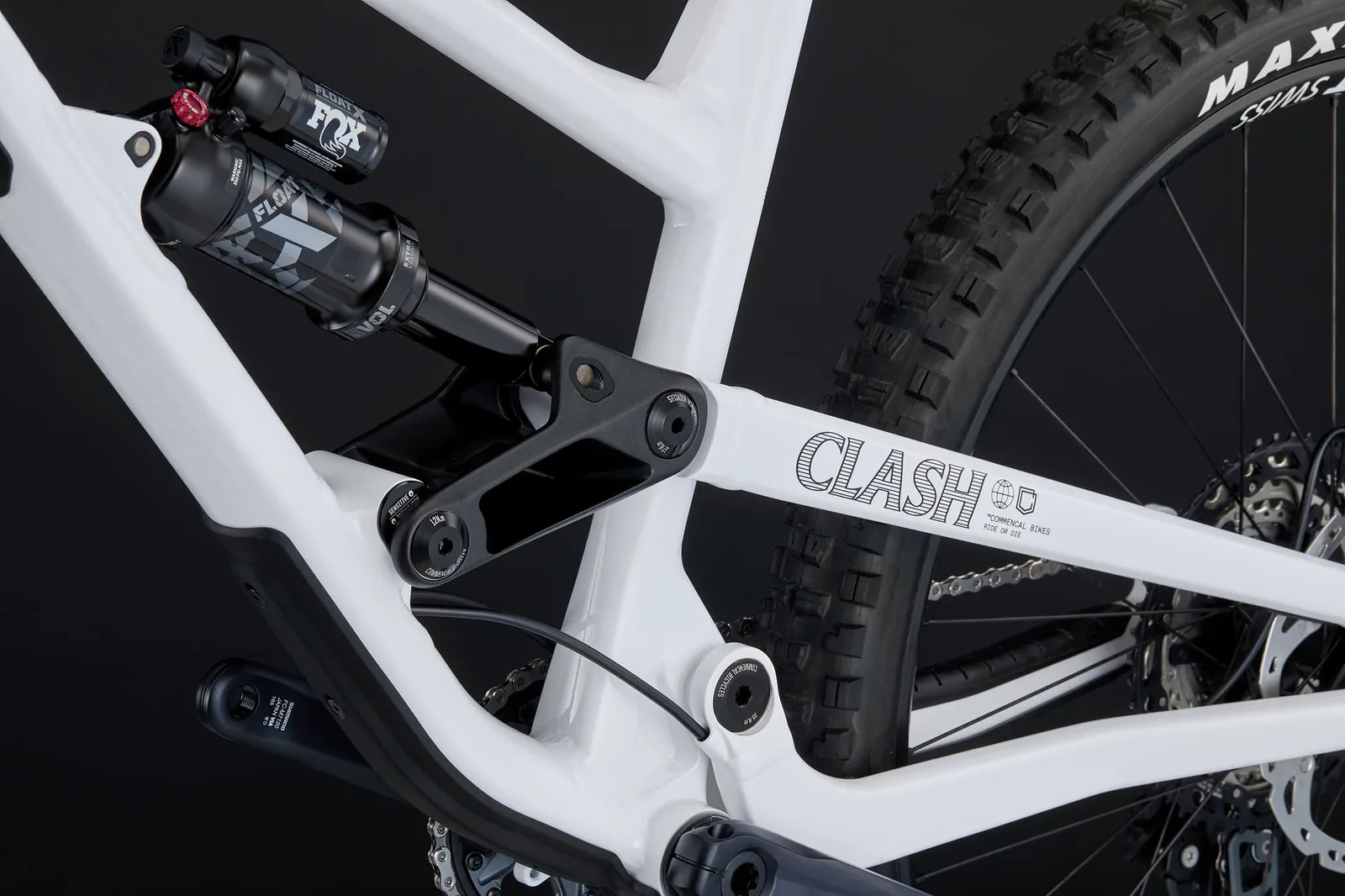 CLASH ESSENTIAL PURE WHITE 2026 – miniatură 9