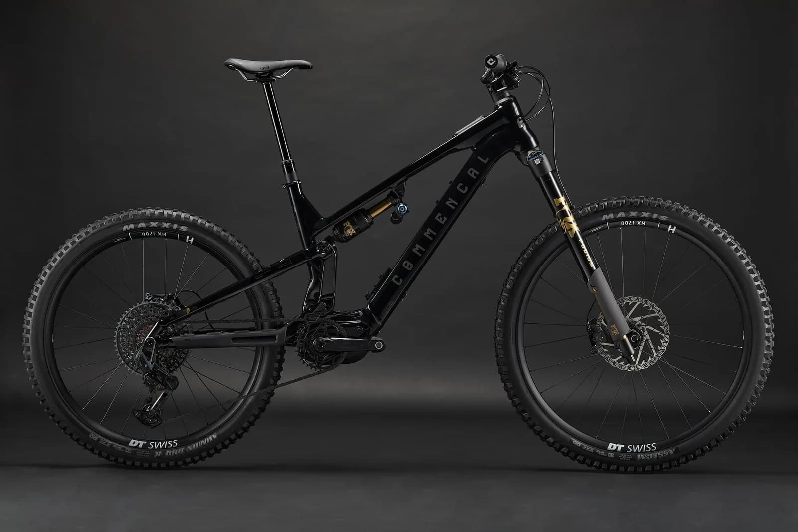 META POWER SX AVINOX PODIUM PURE BLACK 2027