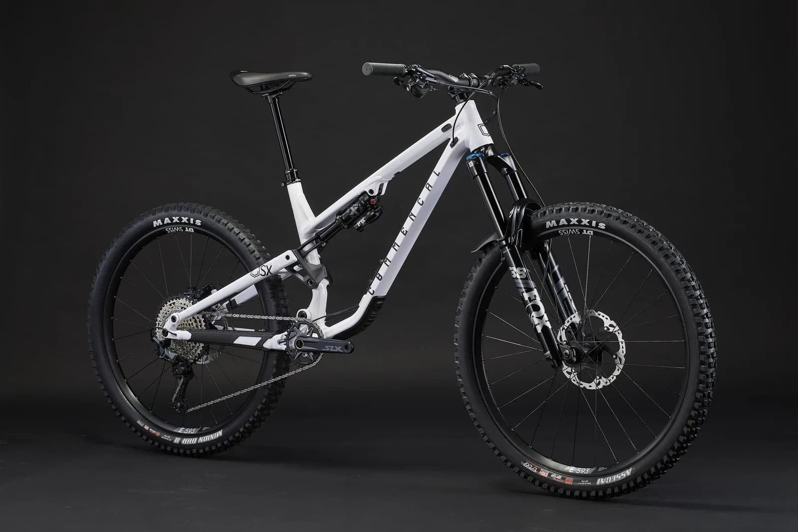 META SX V4 ESSENTIAL PURE WHITE 2025 – miniatură 2