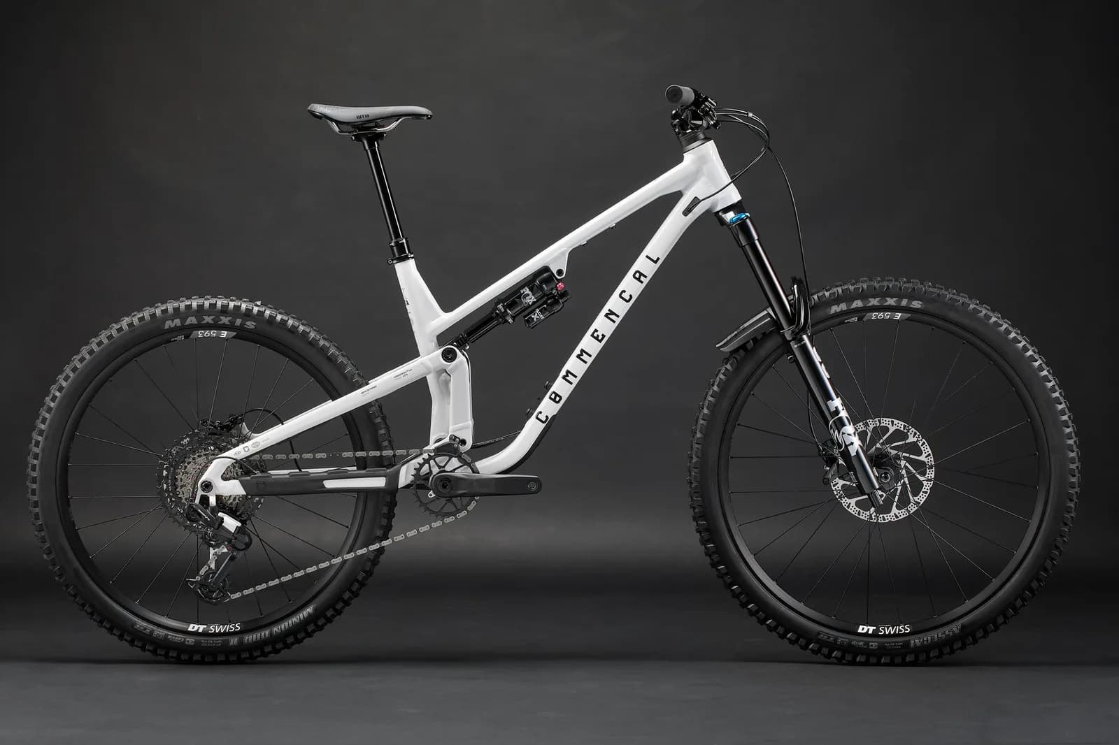 META SX V5 ESSENTIAL PURE WHITE 2027 – miniatură 1