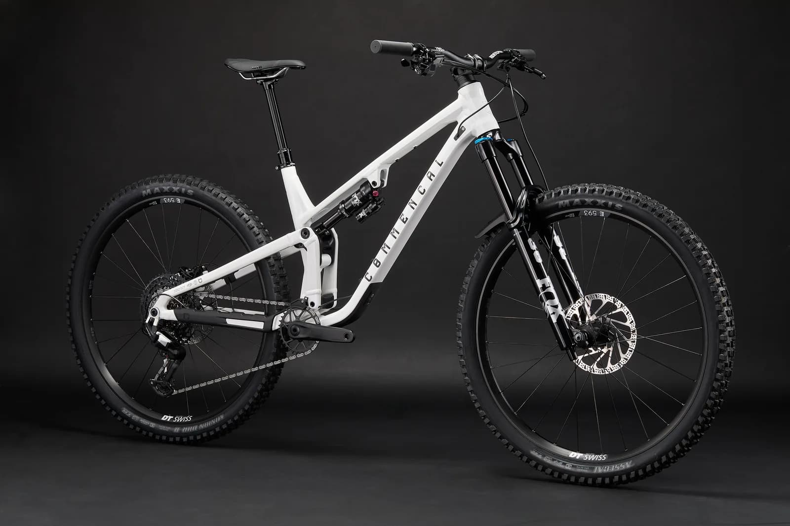 META V5 ESSENTIAL PURE WHITE 2027 – miniatură 2