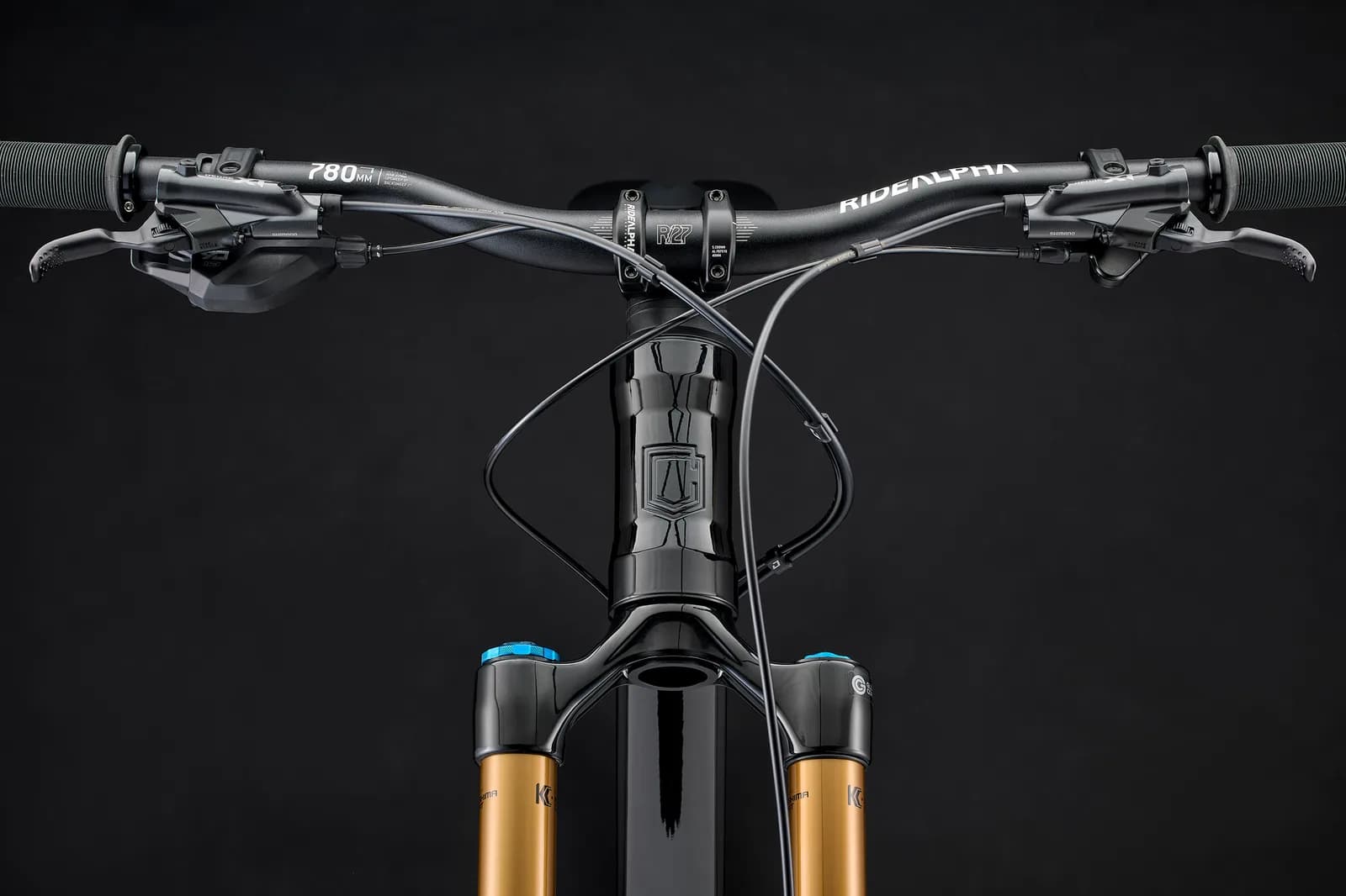 META V5 SIGNATURE PURE BLACK  2027 – miniatură 5
