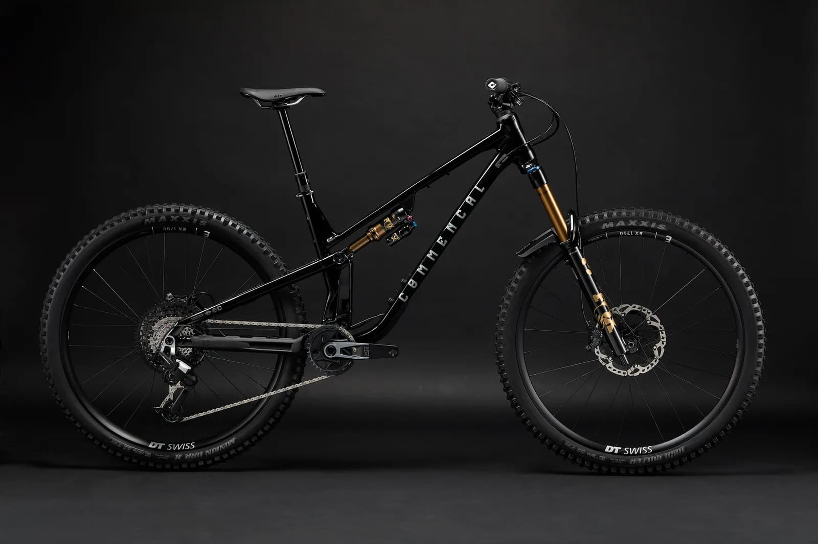 META V5 SIGNATURE PURE BLACK  2027