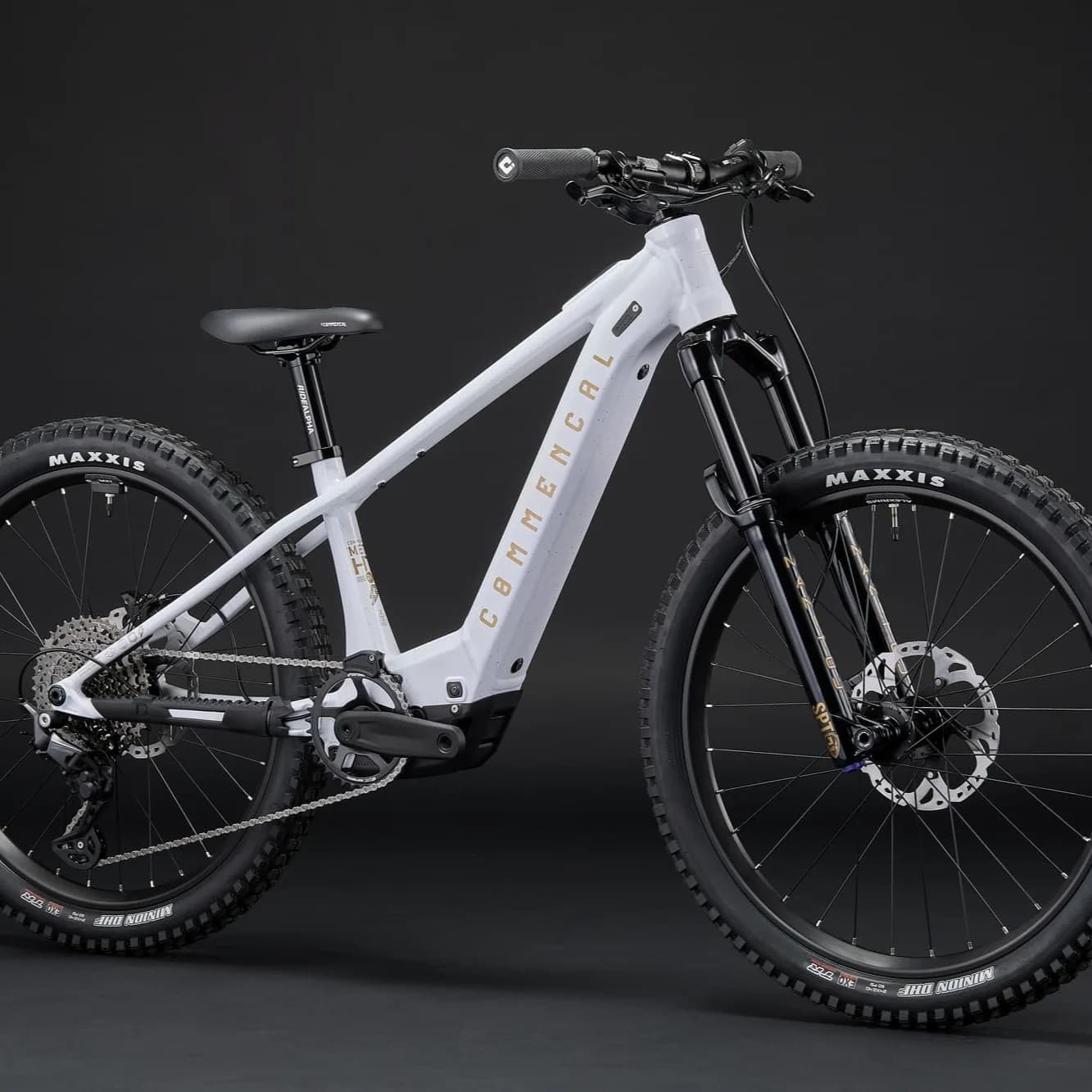META HT 24 POWER GLITTERY WHITE 2026 – miniatură 2