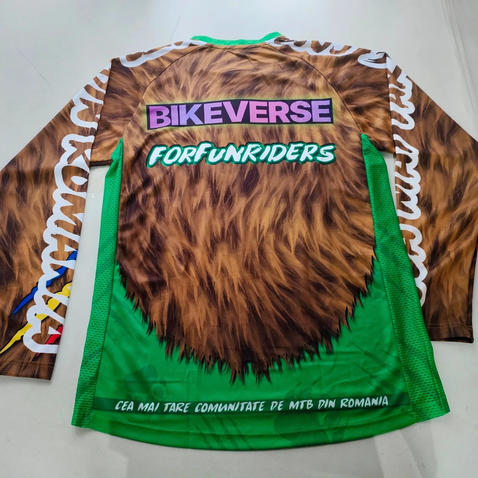 Tricou Ciclism MTB Downhill Mânecă Lungă BIKEVERSE ForFunRiders – Blana de Urs (Purtat de @alexsece) (7/7)