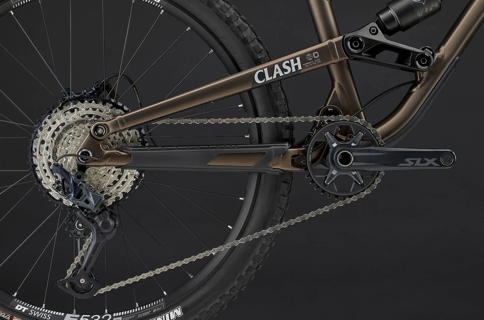 CLASH ESSENTIAL FROZEN BROWN (6/9)