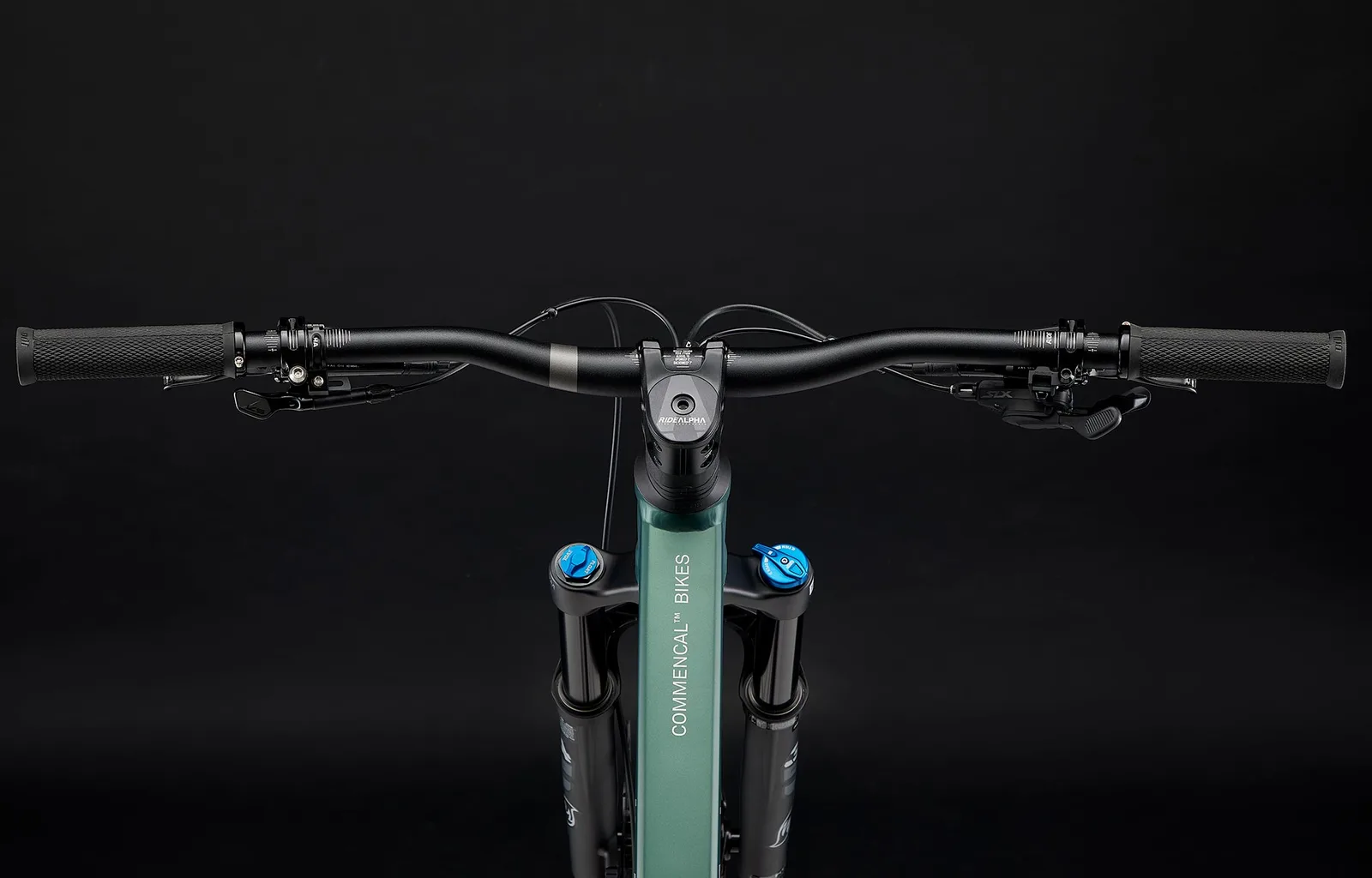 T.E.M.P.O. ESSENTIAL METALLIC GREEN (4/8)