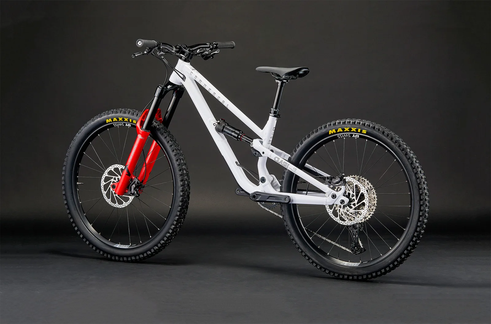 CLASH XS PURE WHITE 2026 (3/10)