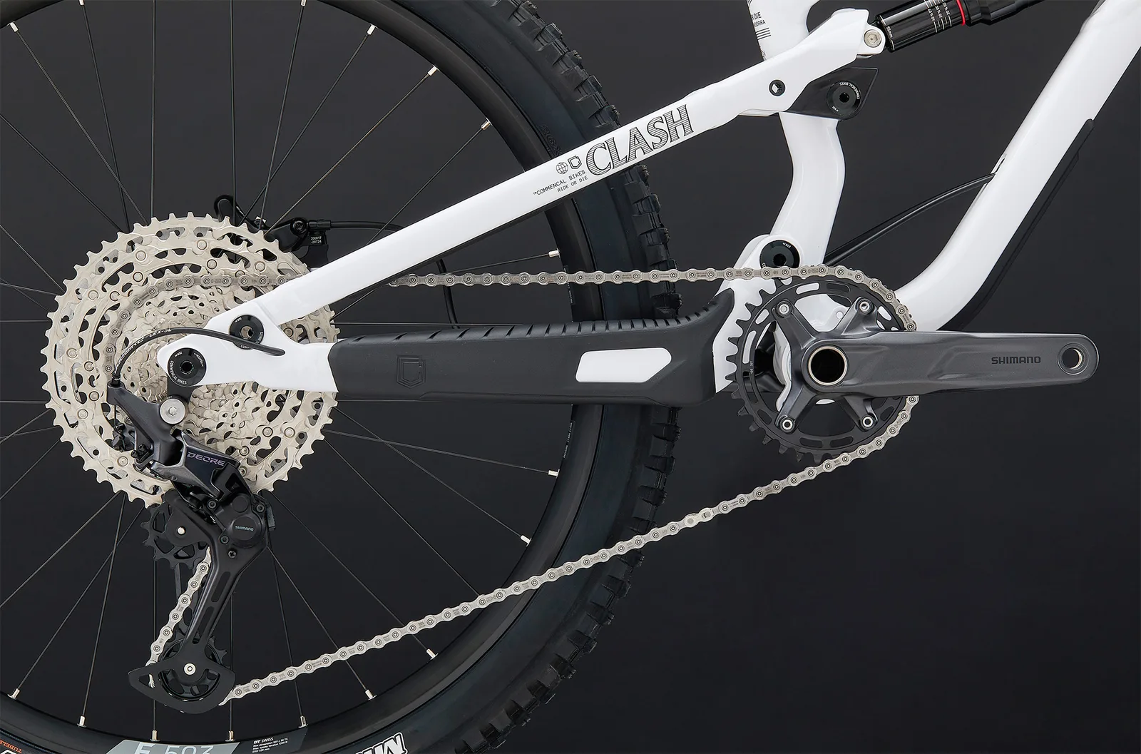 CLASH XS PURE WHITE 2026 (6/10)