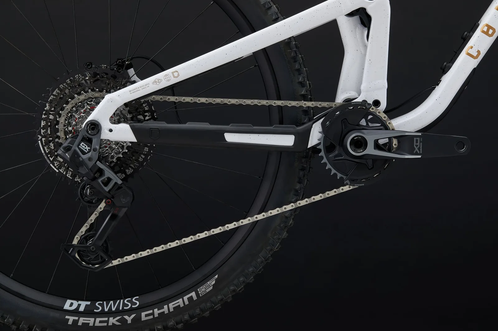META V5 SIGNATURE GLITTERY WHITE 2025 (6/10)
