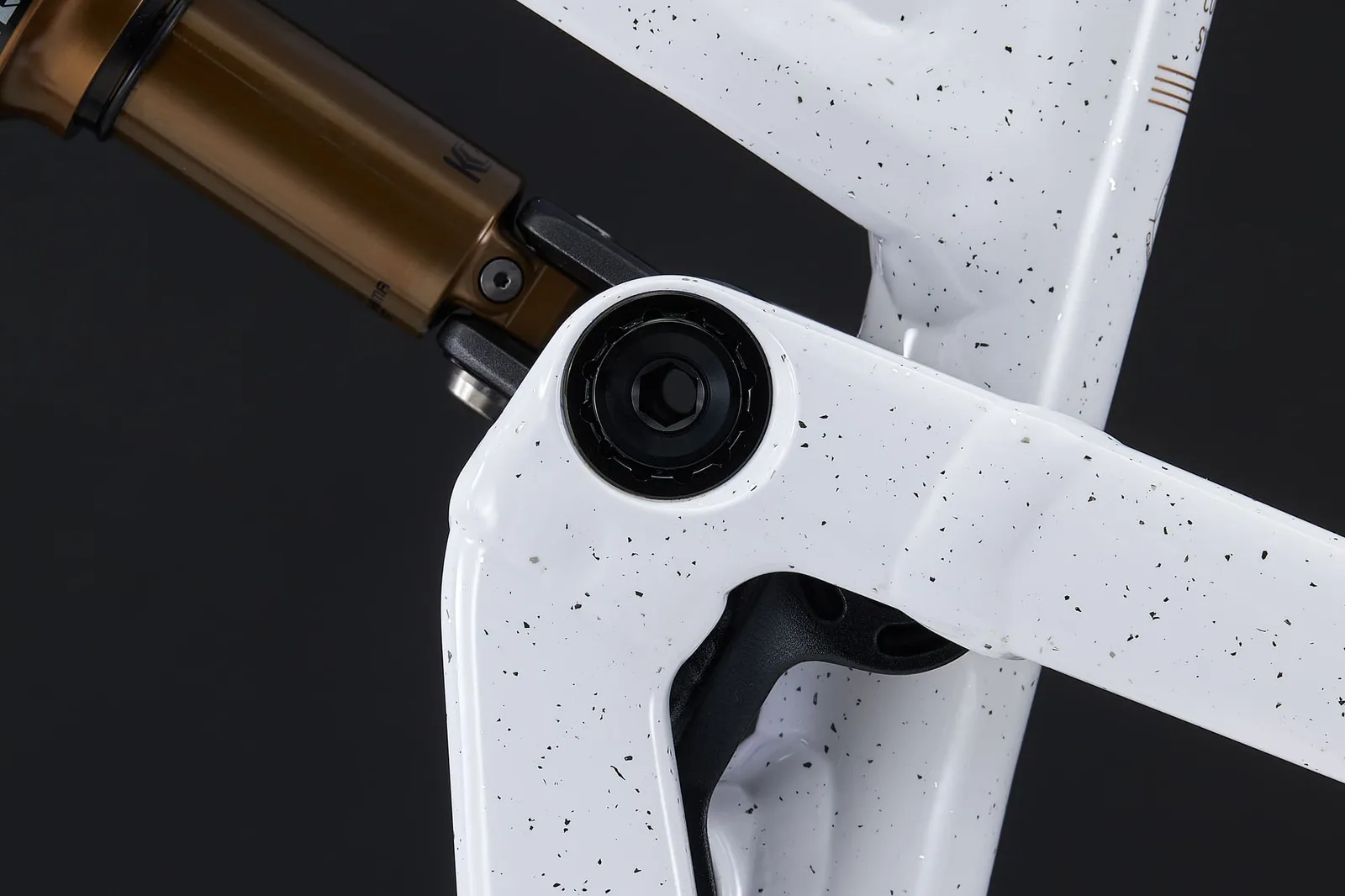 META V5 SIGNATURE GLITTERY WHITE 2025 (10/10)