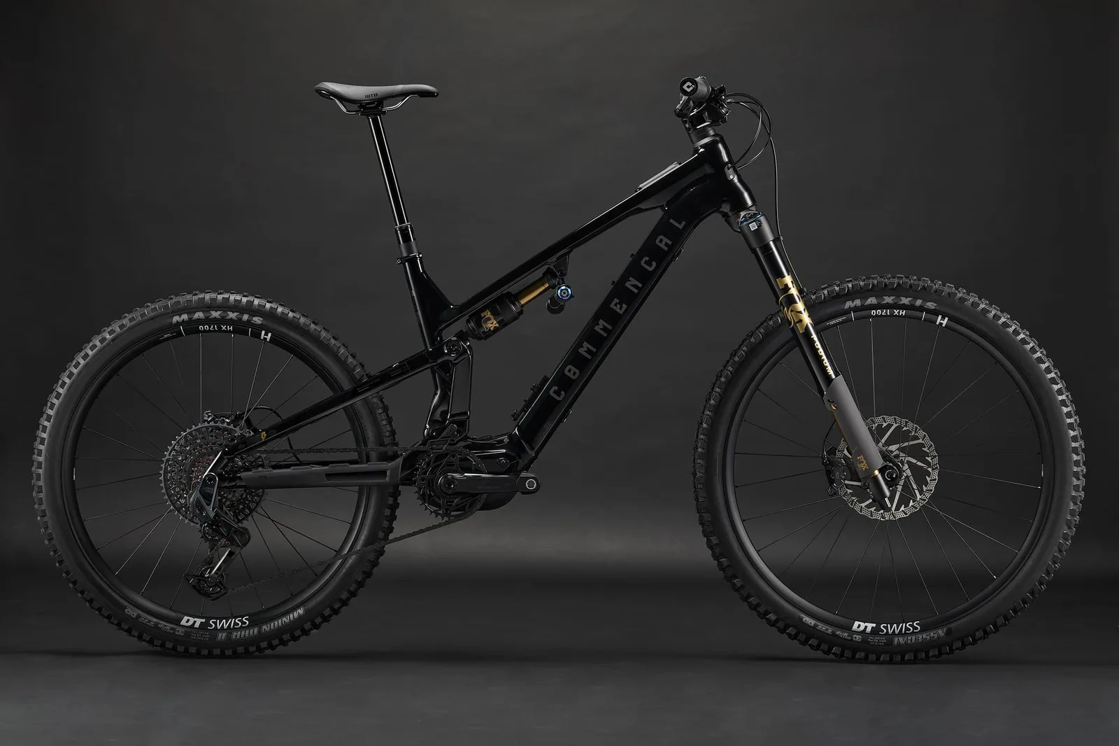 META POWER SX AVINOX PODIUM PURE BLACK 2027 (1/9)