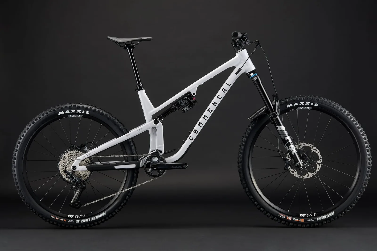 META SX V5 ESSENTIAL PURE WHITE 2026 (1/10)