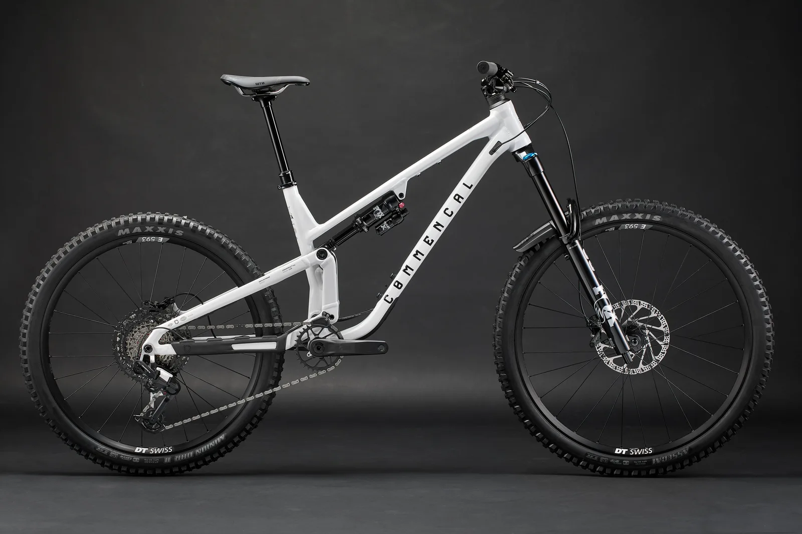 META SX V5 ESSENTIAL PURE WHITE 2027 (1/10)