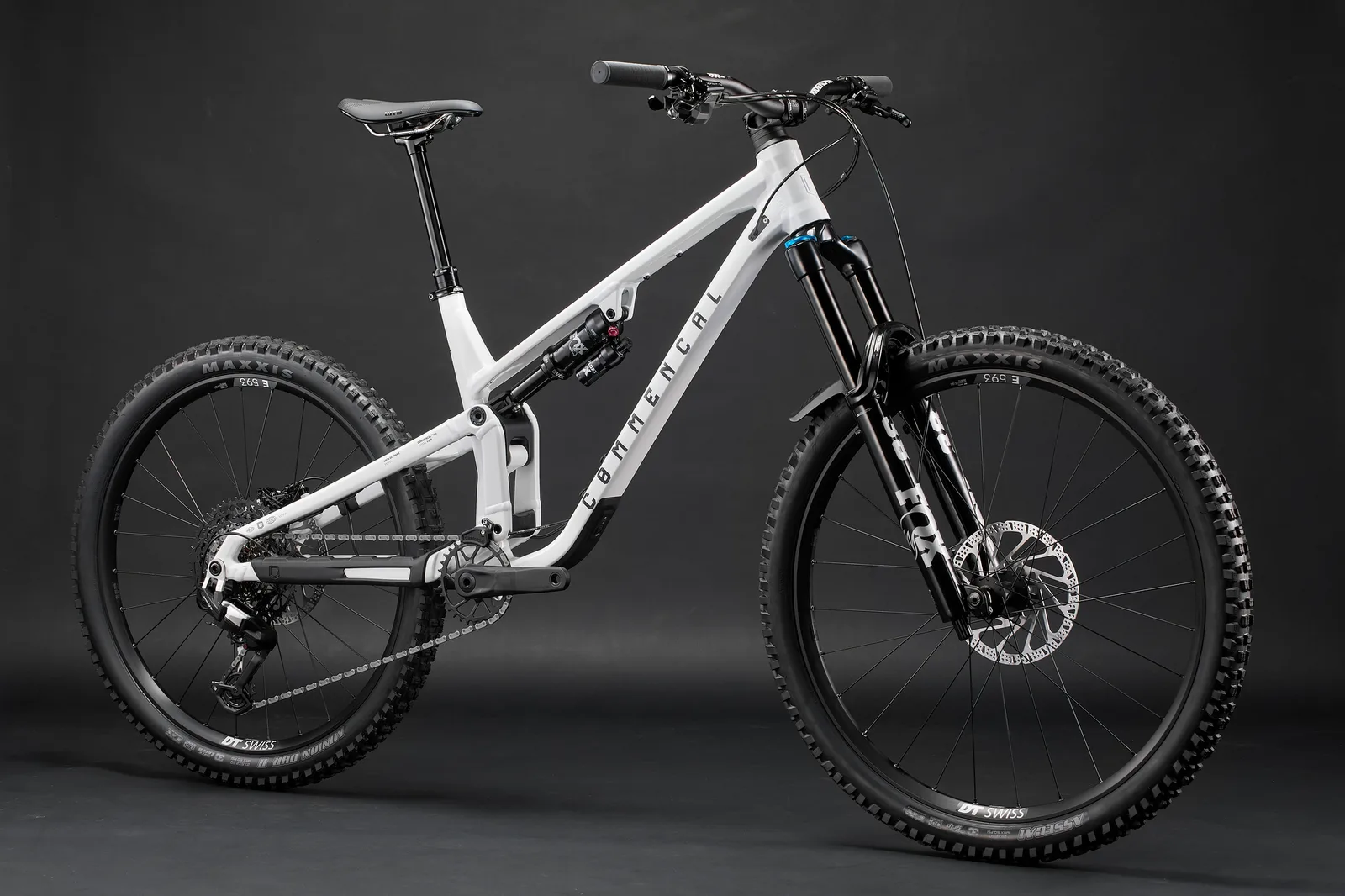 META SX V5 ESSENTIAL PURE WHITE 2027 (2/10)