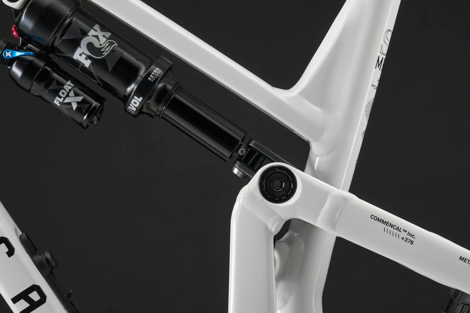 META SX V5 ESSENTIAL PURE WHITE 2027 (10/10)