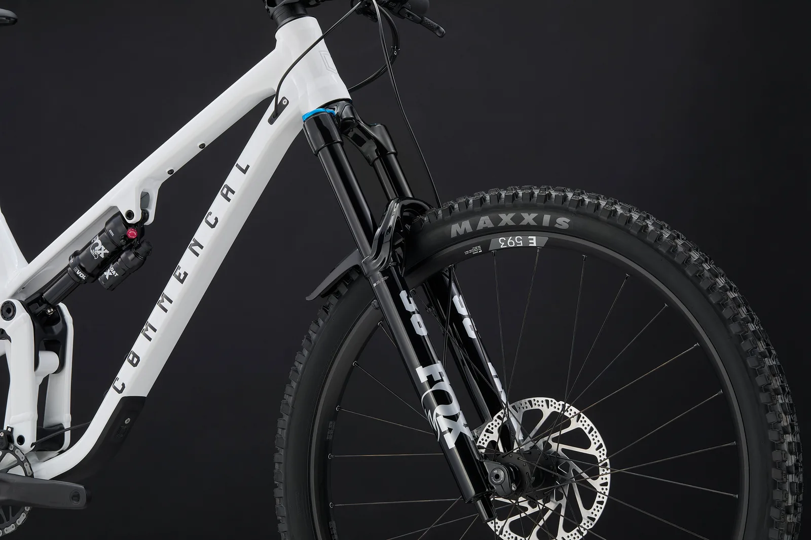META V5 ESSENTIAL PURE WHITE 2027 (7/10)