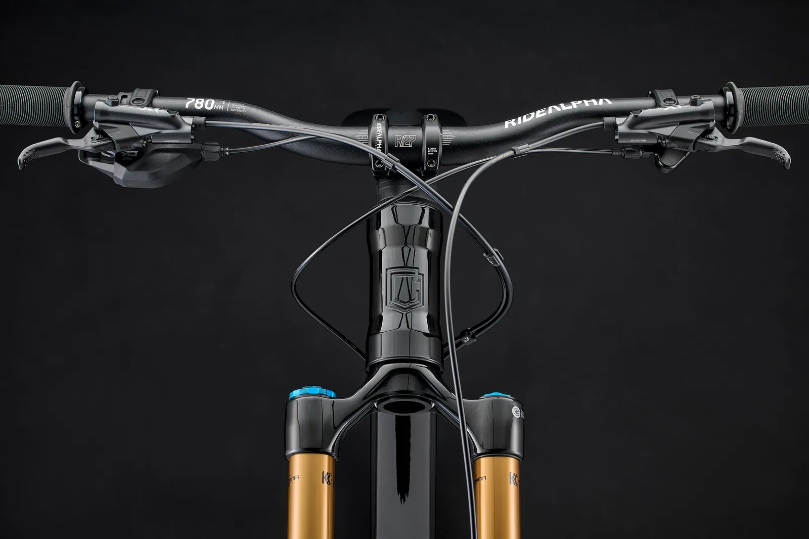 META V5 SIGNATURE PURE BLACK  2027 (5/10)