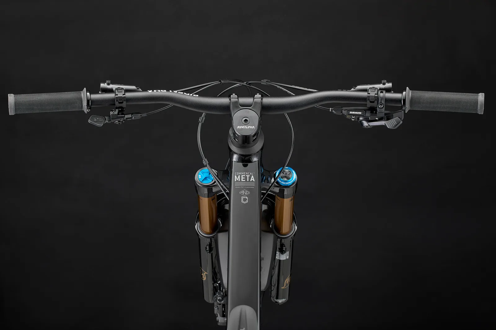 META V5 SIGNATURE PURE BLACK  2027 (4/10)