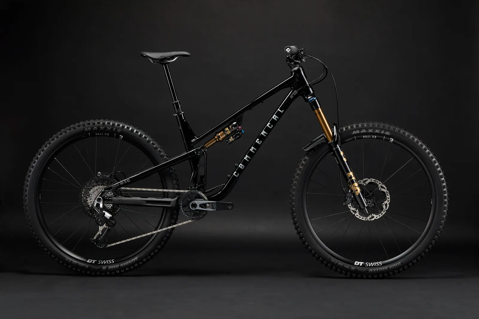 META V5 SIGNATURE PURE BLACK  2027 (1/10)