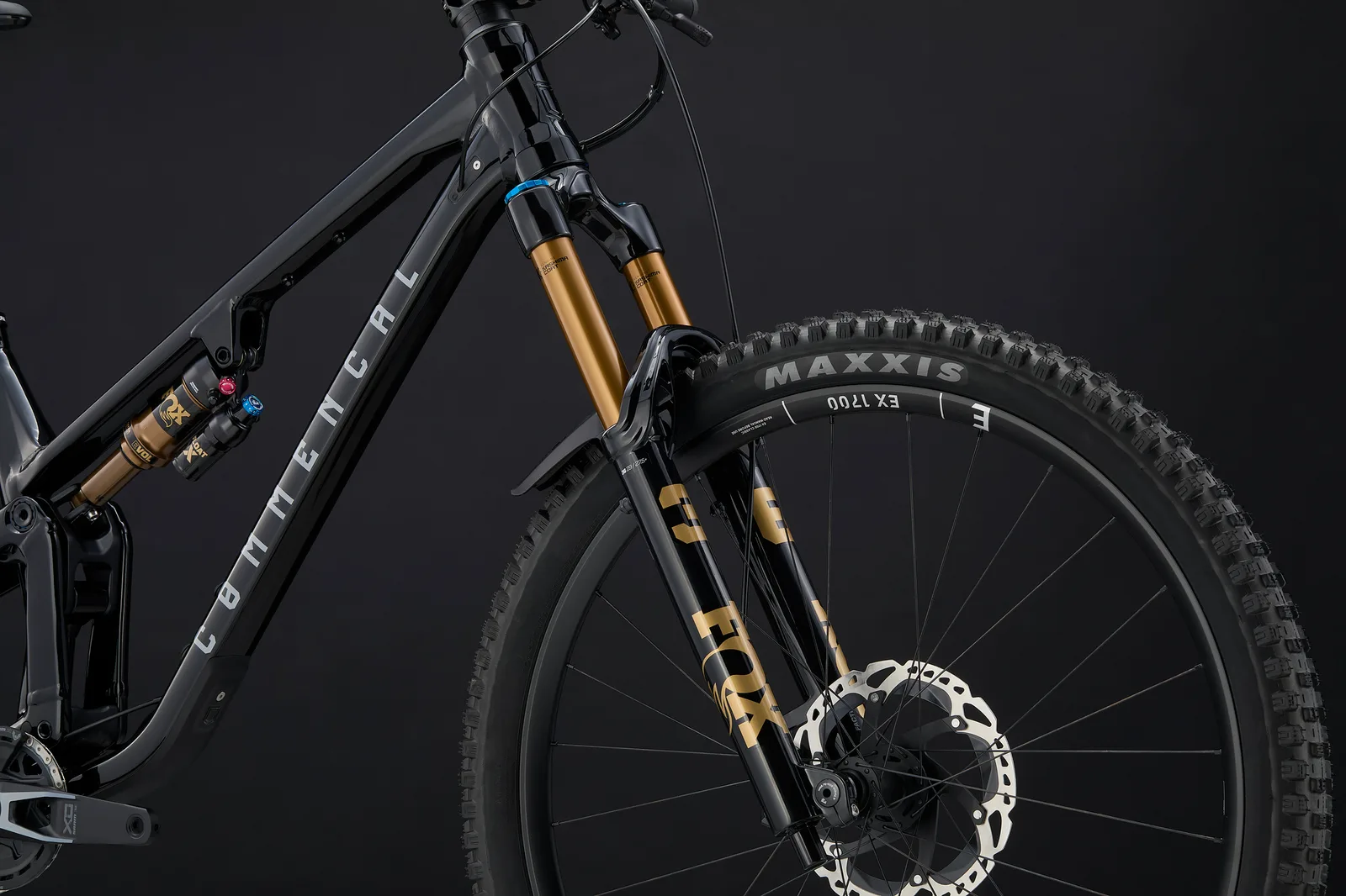 META V5 SIGNATURE PURE BLACK  2027 (7/10)