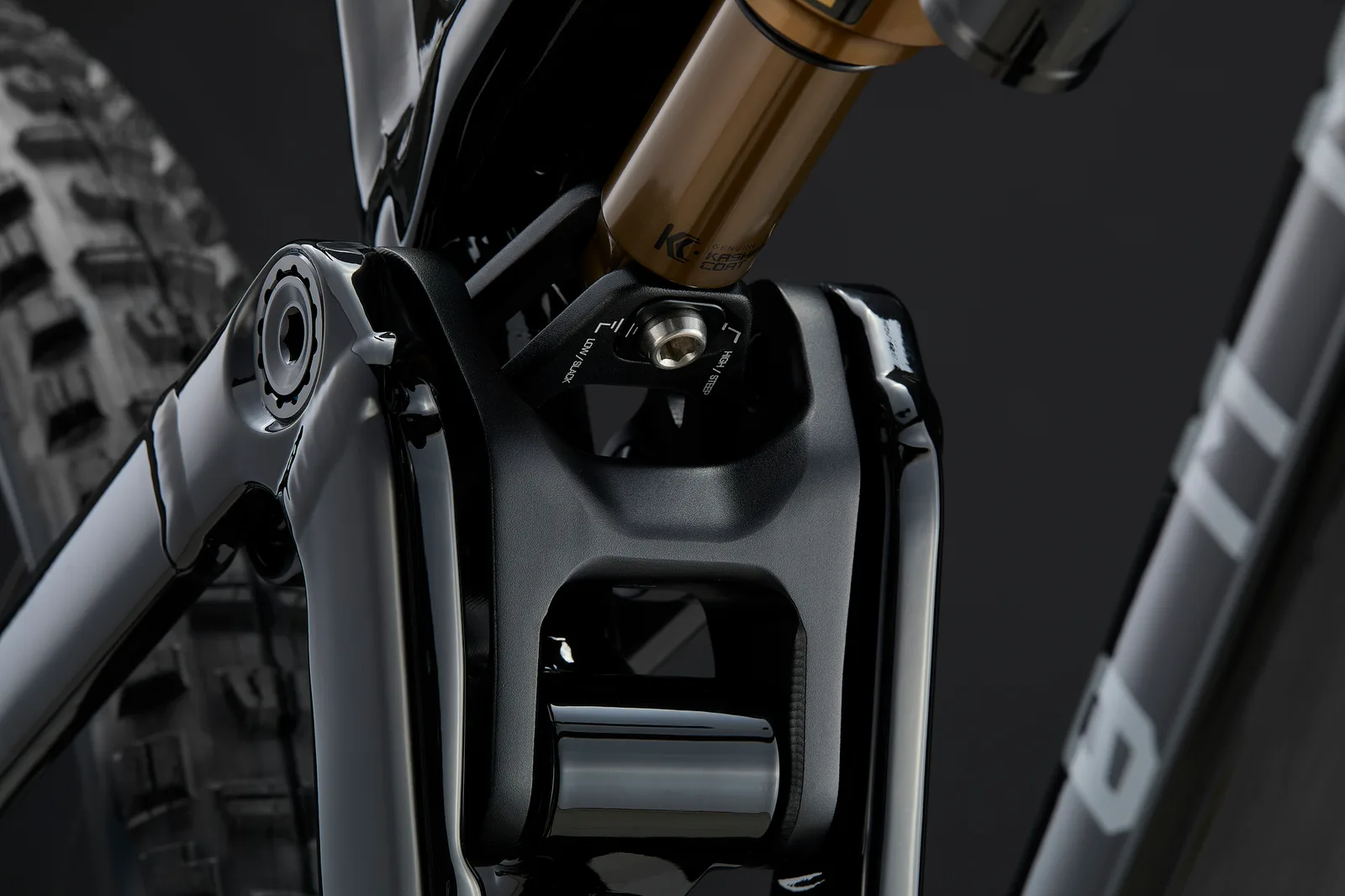 META V5 SIGNATURE PURE BLACK  2027 (9/10)