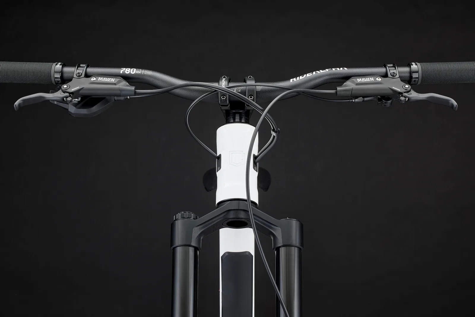 CLASH V3 ROCKSHOX PURE WHITE 2027 (5/10)