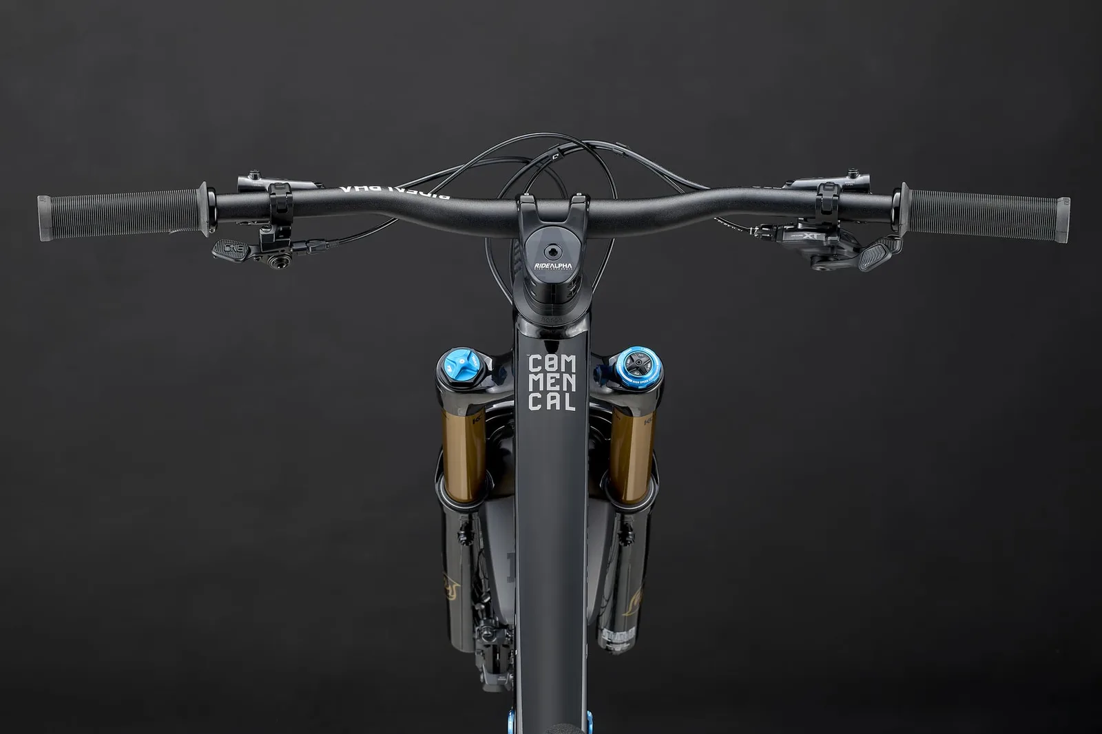 CLASH V3 SIGNATURE PURE BLACK 2027 (4/10)