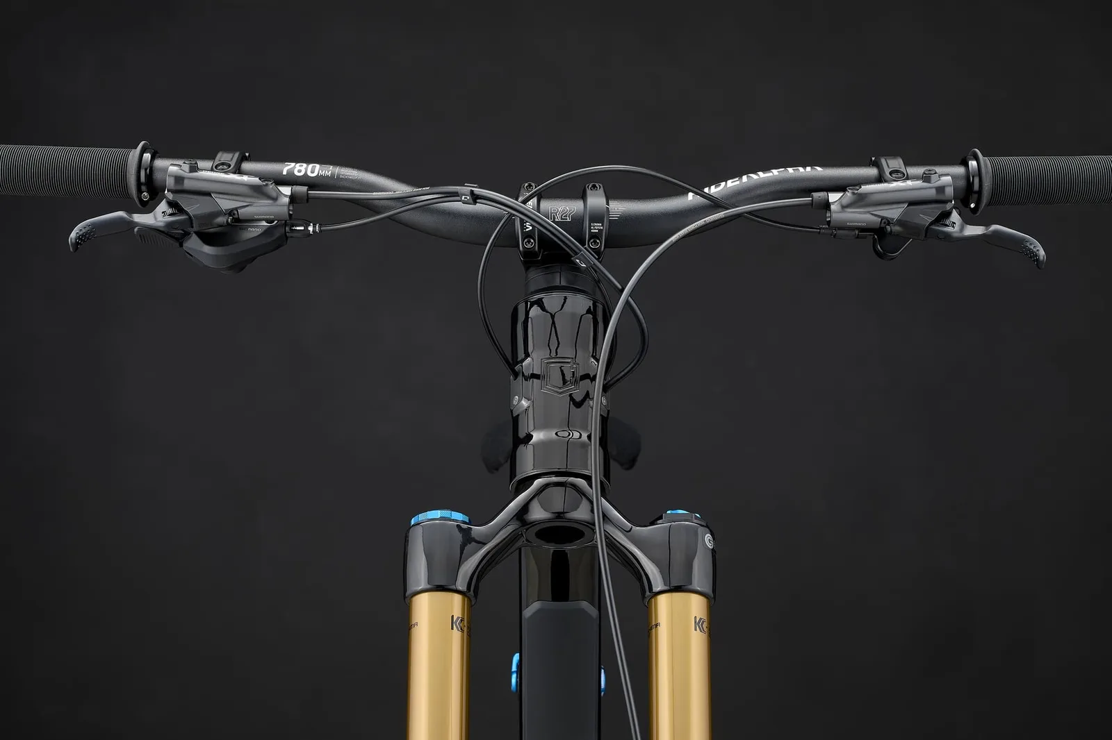 CLASH V3 SIGNATURE PURE BLACK 2027 (5/10)