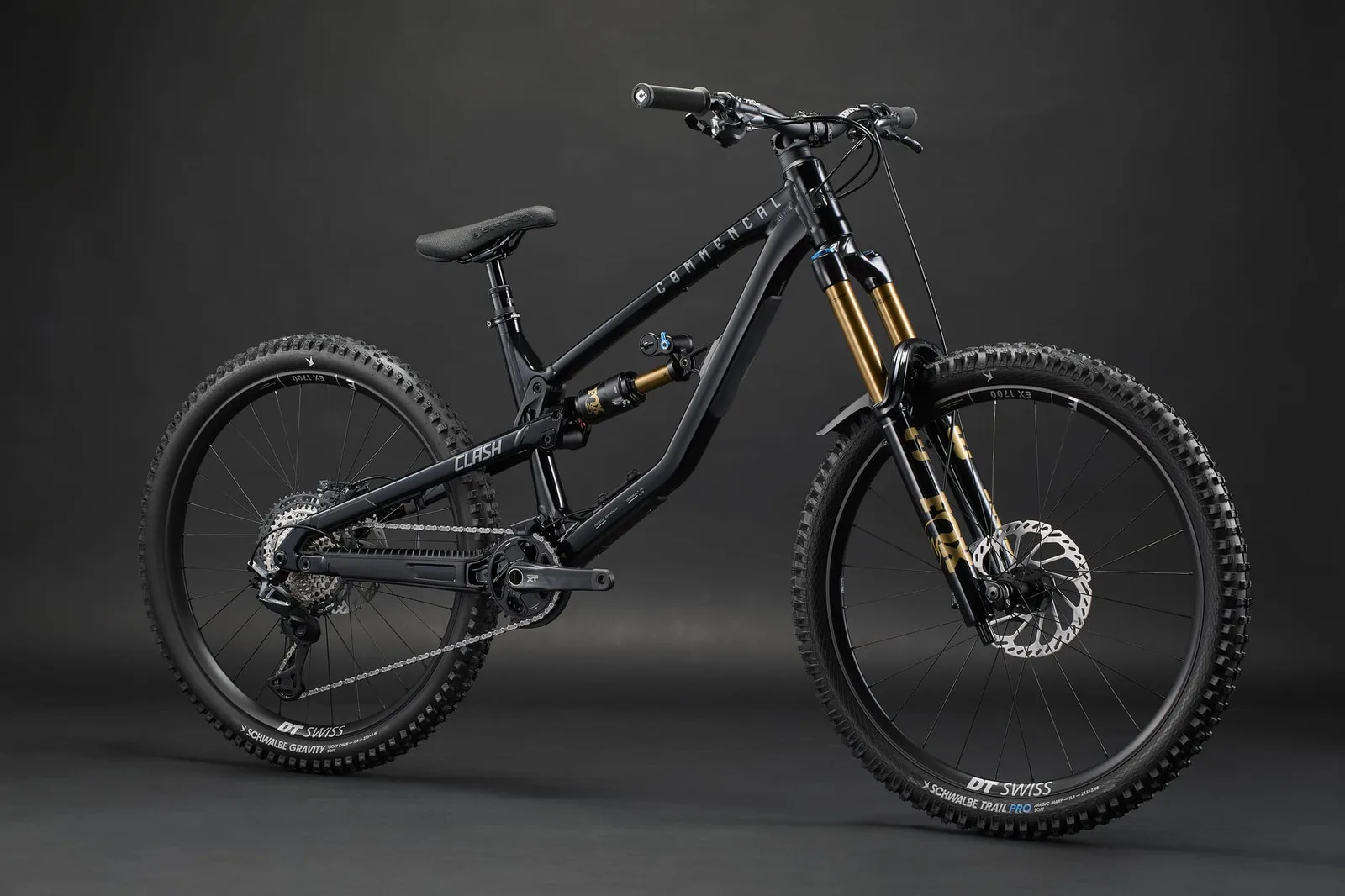 CLASH V3 SIGNATURE PURE BLACK 2027 (2/10)