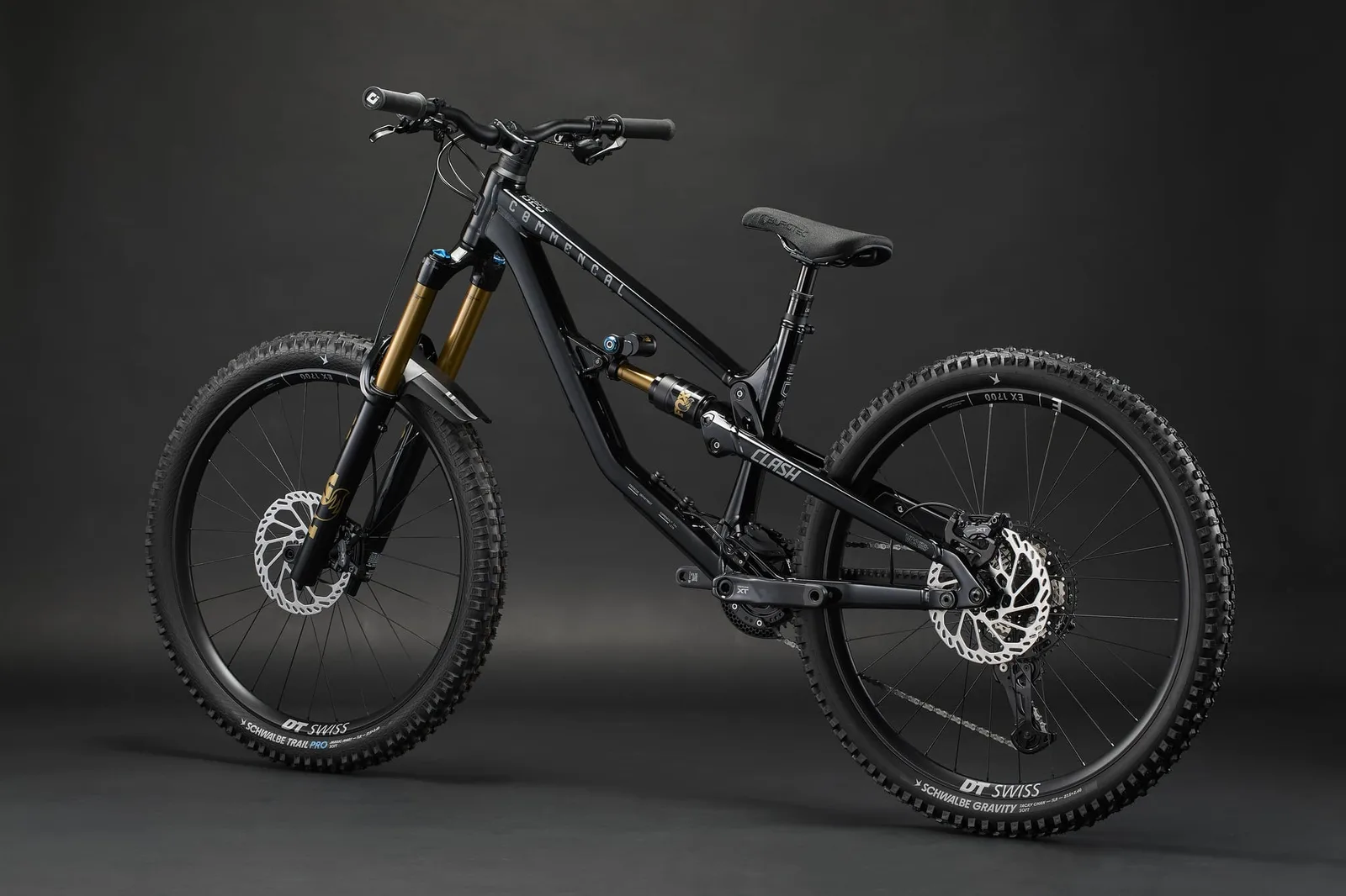 CLASH V3 SIGNATURE PURE BLACK 2027 (3/10)