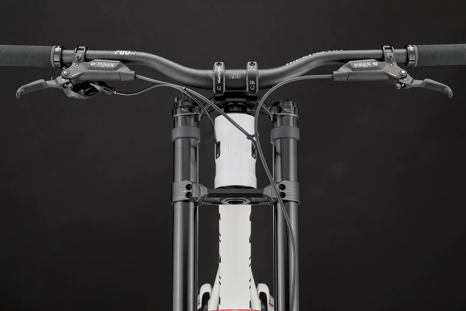SUPREME DH V5.2 ROCKSHOX PURE WHITE 2027 (5/10)